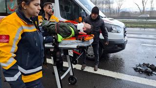 Düzce'de korkutan kaza! Yağmur nedeniyle kayan otomobil ile cip çarpıştı: Araçta bulamadık, meğer aşağıya fırlamış 