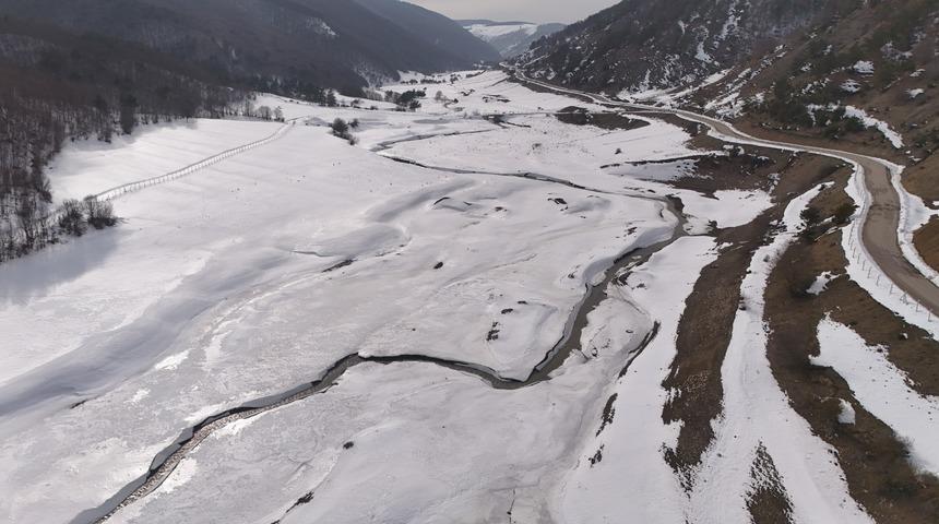 Yer: Samsun! Duruçay Sulama Barajı buz tuttu, ortaya bu görüntüler çıktı