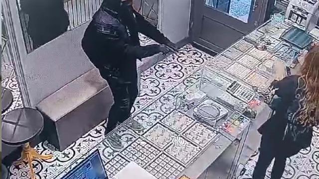 Balıkesir'de kuyumcu soygunu! Şüpheli tutuklandı