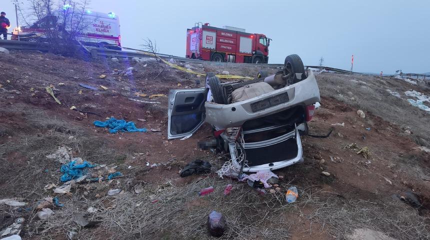 Adıyaman’da feci kaza: Takla atan otomobil şarampole yuvarlandı! 1 ölü, 3 yaralı