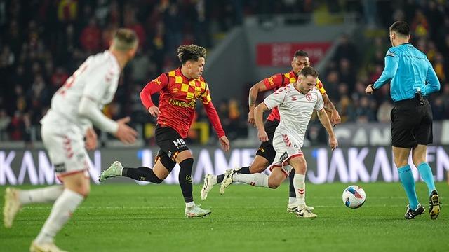 Samsunspor'dan tarihi geri dönüş! Tam 4 gol var... Son dakika şoku