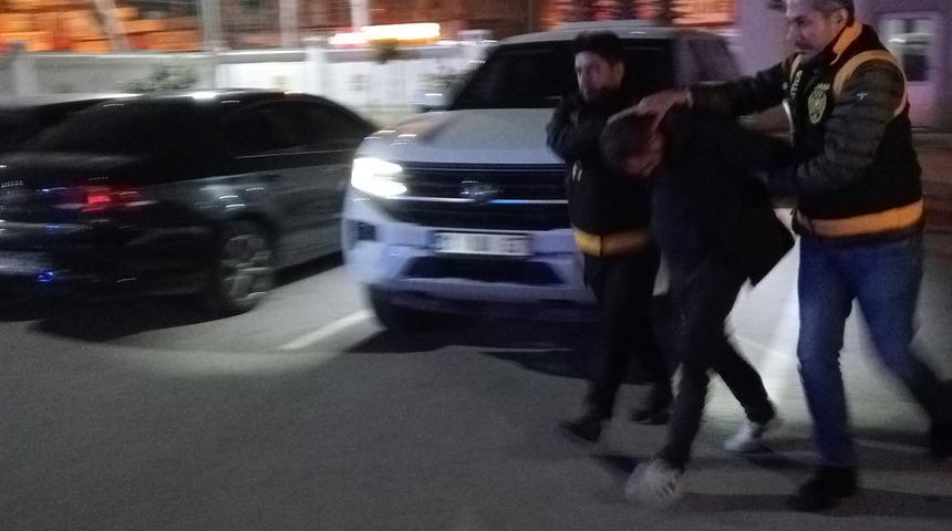 Üzerinden kimlik çıkmadı, çelişkili beyanlarda bulununca yakalandı! Yüz tanıma sistemiyle firari hükümlü olduğu belirlendi