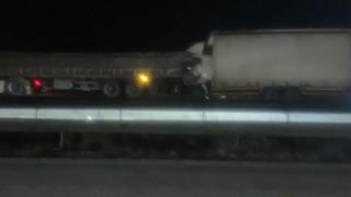 Ankara'da dehşet veren kaza! TIR'a kamyon çarptı, çarpmanın etkisiyle kamyon şoförü olduğu yerde sıkışıp hayatını kaybetti