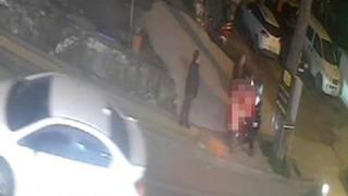 İzmir'de akıllara durgunluk getiren olay! Durduk yere motokuryeye saldırdı: Sinir oluyordum, hıncımı çıkardım