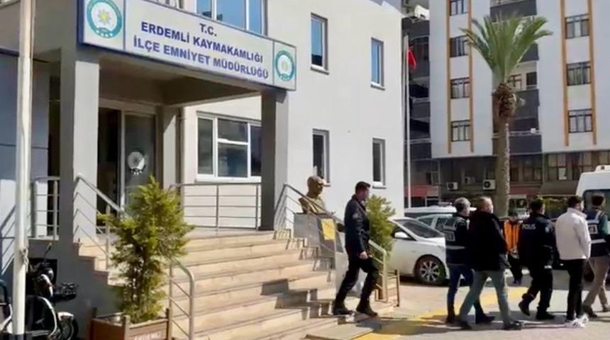 Soygun için dakikalar kalmıştı ki suçüstü yakalandılar! 500 bin TL vurgun yapacaklardı