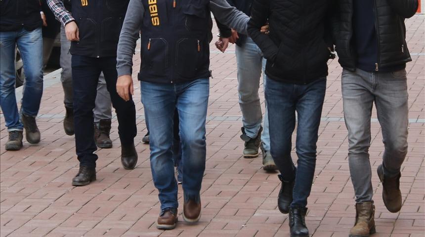 Son dakika | Lüks villalarına, araçlarına, 7,5 milyon dolarlık hesaba el kondu! İstanbul dahil 8 ilde bahis ve kara para soruşturması