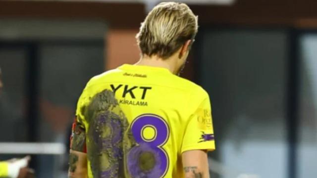 Caner Erkin taç kullanırken direkt kırmızı kart gördü! Hem de 90+9. dakikada... Sebebi herkesi şaşırttı