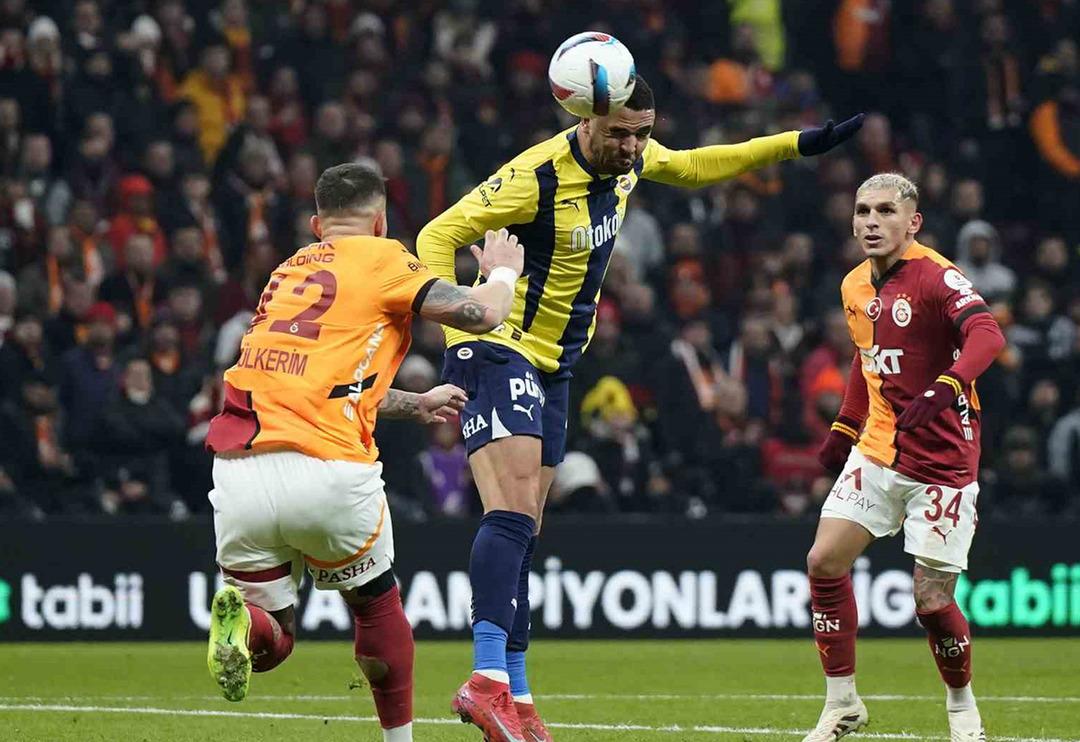 Derbi sonrası her şey değişti! D&uuml;nyaca &uuml;nl&uuml; tahmin platformu S&uuml;per Lig şampiyonunu duyurdu... 1 puan farkla şampiyon!