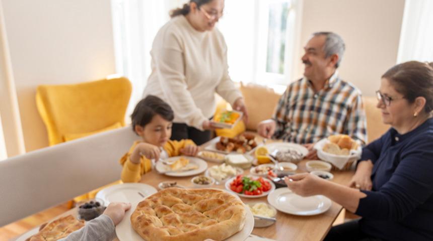 Ramazan’ın dördüncü günü iftar menüsü: Kimsenin nasıl hızlı yaptığınıza inanamayacağı zor görünen pratik tarifler…