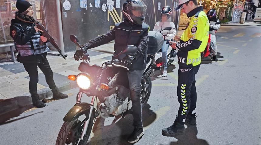 Manisa'da motosiklet denetimi: 59 araç trafikten men edildi