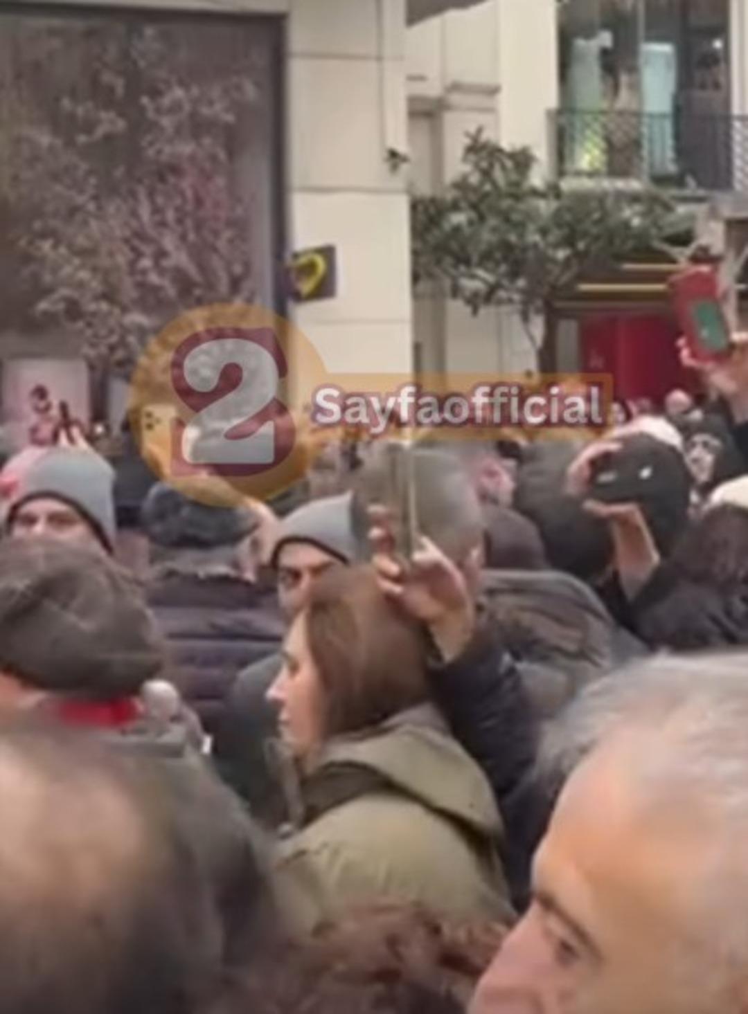 Edip Akbayram ın cenazesinde tepki çeken anlar! Selfi yarışına girdiler  2