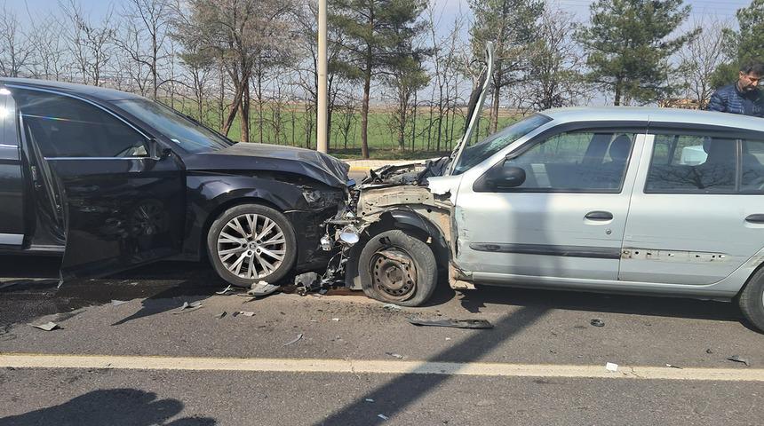 Diyarbakır’da korkutan kaza! Direksiyon başında kalp krizi geçiren sürücü facia yarattı