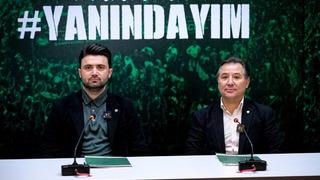 Bursaspor eski başkanı Mesut Mestan 38 milyon alacağını bağışladı