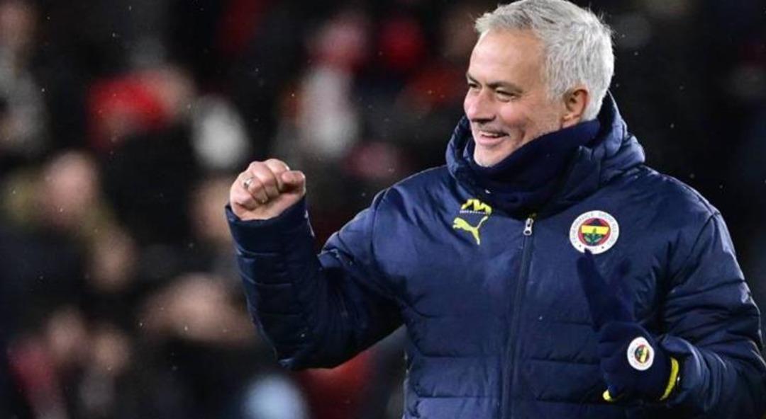 Jose Mourinho dan Galatasaray iddiası! Samandıra da oyuncularıyla toplantı yaptı ve şampiyonluğun şifresini verdi 2