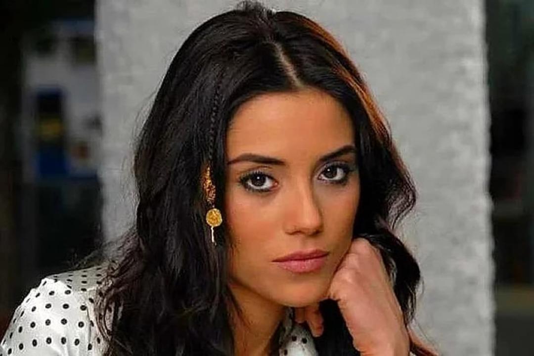 Sıla’nın takısı, Hürrem’in saçları… Modaya yön veren Türk dizileri 1