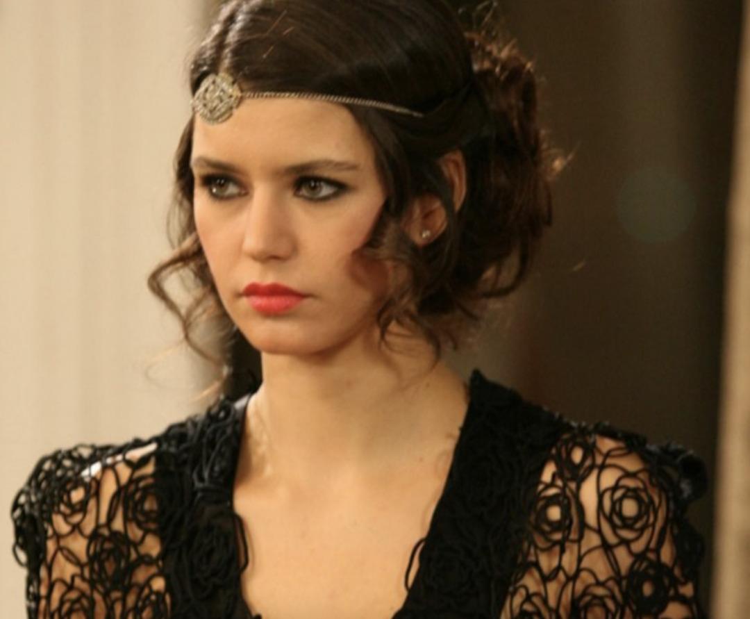 Sıla’nın takısı, Hürrem’in saçları… Modaya yön veren Türk dizileri 3