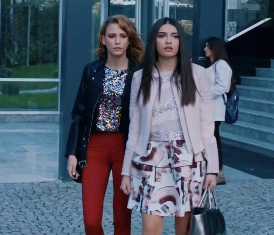 Sıla’nın takısı, Hürrem’in saçları… Modaya yön veren Türk dizileri 5