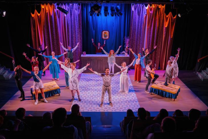 Arkadaşın seni bir etkinliğe davet etti. Bu hangisi olsun istersin?