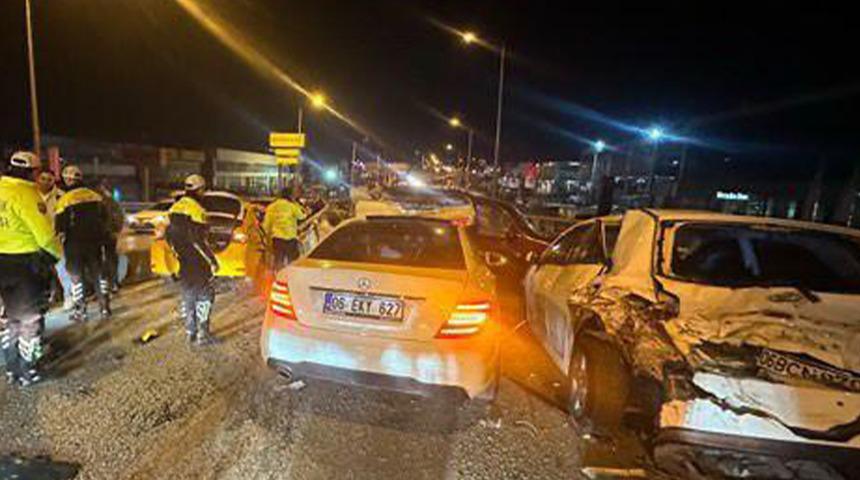 Yer Ankara… Zincirleme kaza meydana geldi: Bekleyen araçlara çarptılar 9 araç birbirine girdi!