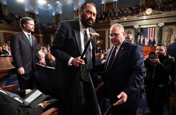 Trump’ı şoke eden protesto! Hemen salondan çıkarıldı, o anlar böyle görüntülendi… G4