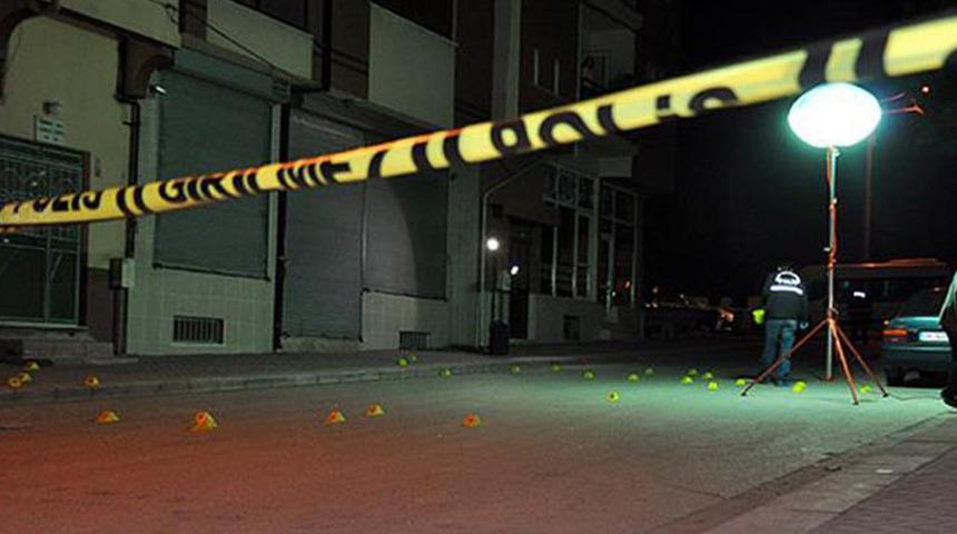 Adana'da sokak ortasında infaz! Gezmek için evden çıktı cesetle burun buruna geldi...