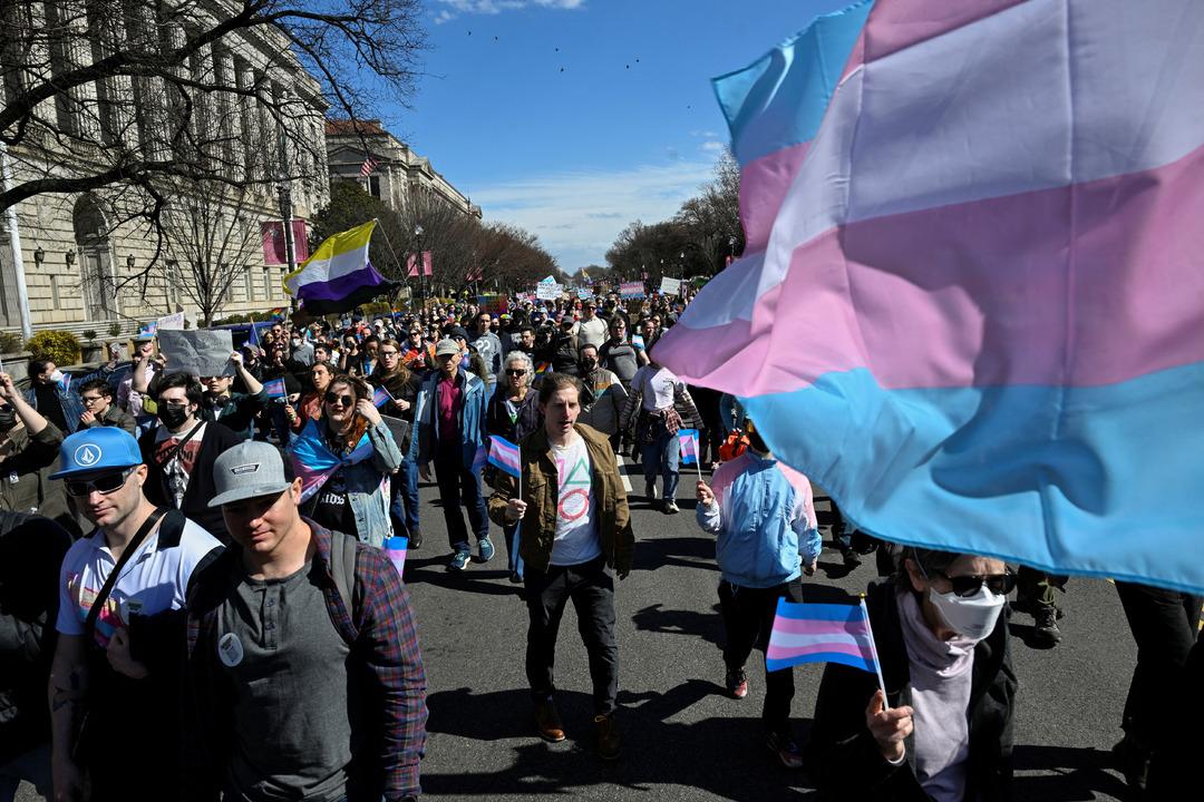 Trans bireyler için yeni kısıtlama! ABD Başkanı Donald Trump yürütme emrini imzaladı 3