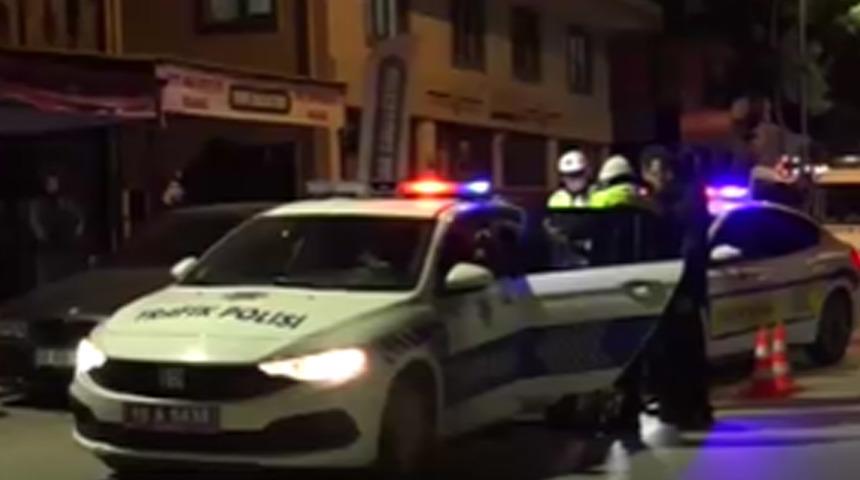  Alkollü sürücü park halindeki otomobile çarptı: 2 yaralı