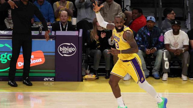 LeBron James, NBA’de 50 bin sayı barajını geçen ilk isim oldu