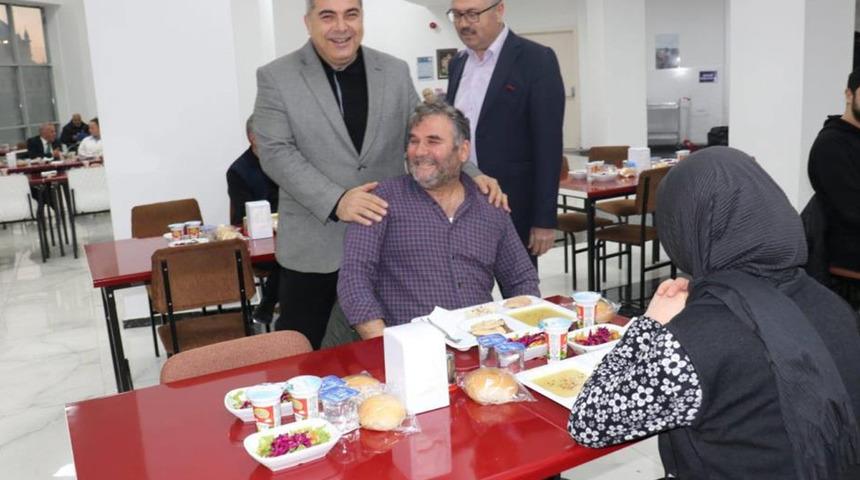 Eğitim camiası iftarda buluştu