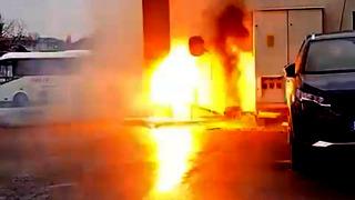 Avcılar'da sitede elektrik panosunda patlamalar yaşandı