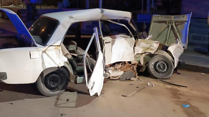 Antalya'da ışık ihlali kazaya sebep oldu! 1'i ağır 3 kişi yaralandı