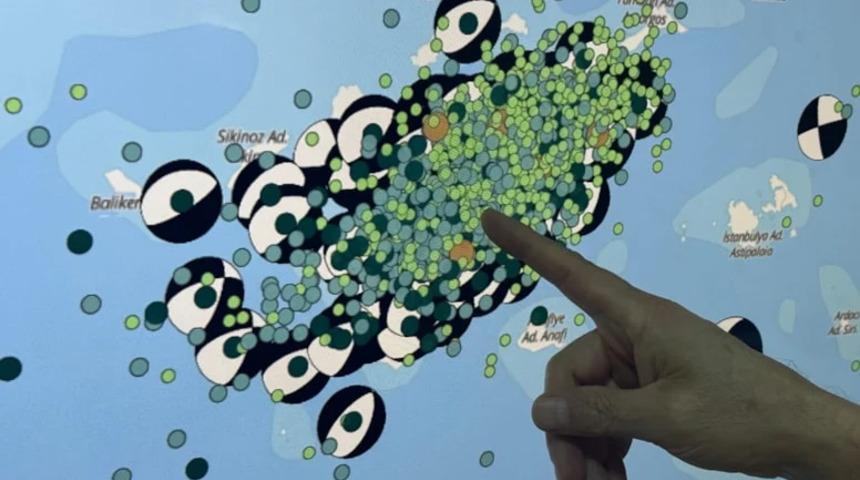 Prof. Dr. Sözbilir: Kuzey doğu uzanımlı bir fayın kırılmakta olduğunu görebiliyoruz