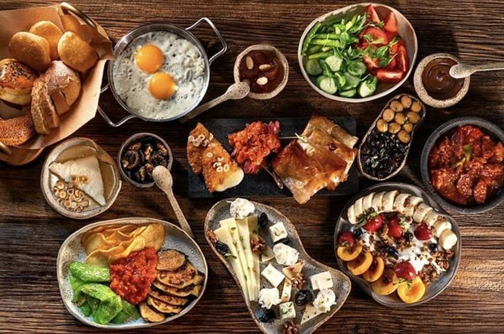 Kahvaltıda genellikle ne yersin?