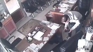 Arnavutköy'de mobilya imalathanesinde telefon hırsızlığı