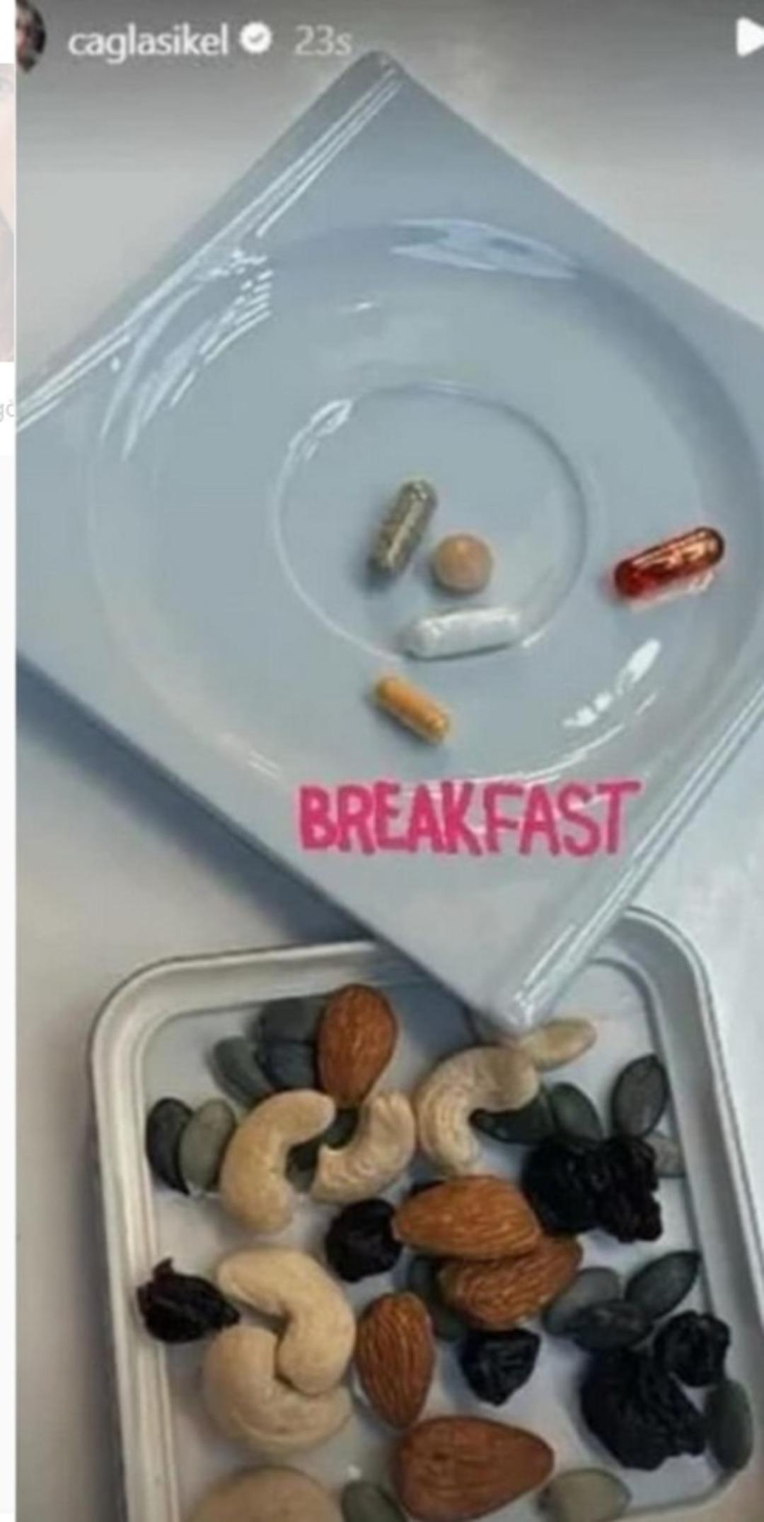 Çağla Şıkel kahvaltısını paylaştı! Sosyal medya onu konuştu  2