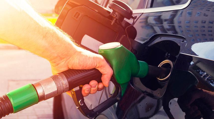 Akaryakıtta tabela yine değişecek! Benzine saatler sonra bu kez indirim geliyor