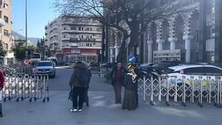 Husumetli iki ailenin kavgası Kuşadası’nda hayatı felç etti