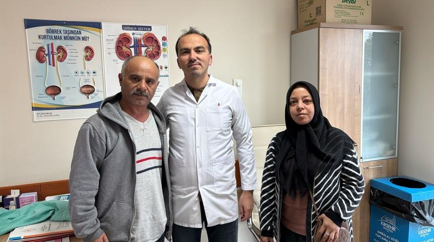 Kırşehir'de bir kişinin böbreğinden 6 santim büyüklüğünde taş çıkartıldı