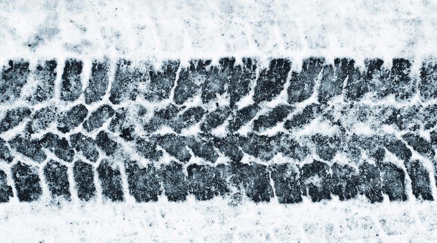 Buzda araba nasıl kullanılır? Arabanın buzda kaymaması için ne yapılır? Kayarsa ne yapılmalı?