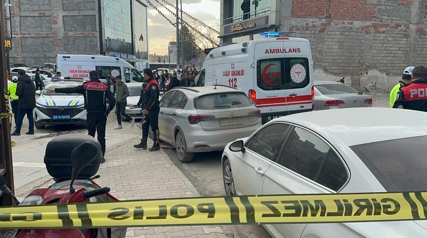 Adıyaman'da iki grup arasında bıçaklı ve usturalı kavga: 1'i ağır 3 yaralı