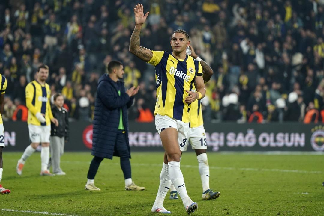 Yıldız isim geri döndü! Fenerbahçe yi sevindiren haber... 1
