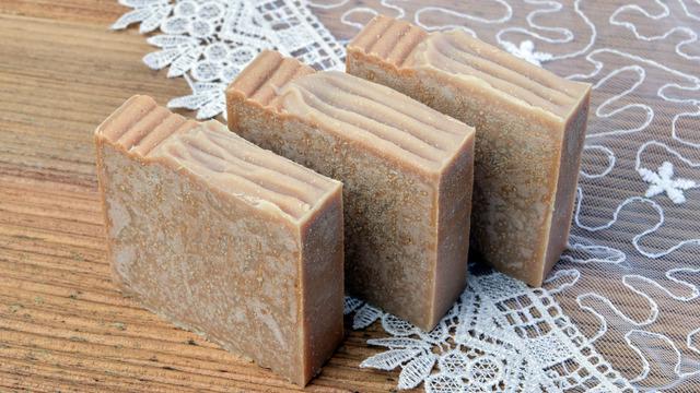 Kükürt sabununun faydaları nelerdir? Kükürt sabunu sivilcelere iyi gelir mi? Kükürt sabunu saça faydaları