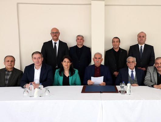 Teröristbaşı Öcalan'dan DEM'li vekillere yeni mesaj! "Barışı sahiplenin ve anlatın"