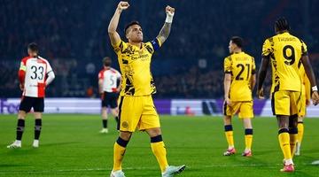 Van Persie'ye ilk maçında şok! Lautaro Martınez tarihe geçti... Inter kazandı