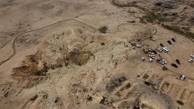 DEAŞ'ın Musul'daki obruğa attığı 2 binden fazla ceset çıkarılacak!
