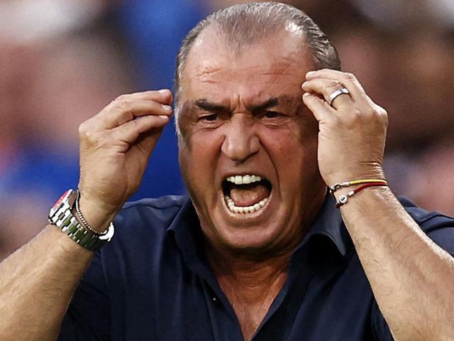 Fatih Terim'e hayatında yaşamadığı şoku yaşattılar! Oyuncular antrenmana çıkmadı...