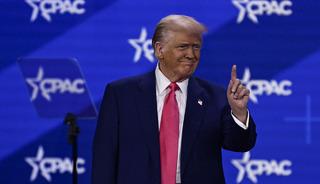 Trump reklama kızdı! Bir ülkeye uygulanan vergi oranını artırdı