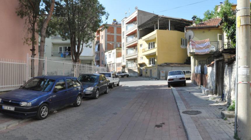 Polisten k&uuml;&ccedil;&uuml;k kız &ccedil;ocuklarına korkun&ccedil; tuzak! Meslekten men edildi