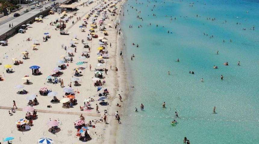 Bu plajın bir kuralı var: 'Ya soyun ya da git!' Duyan adeta şok oluyor ancak tamamen gerçek
