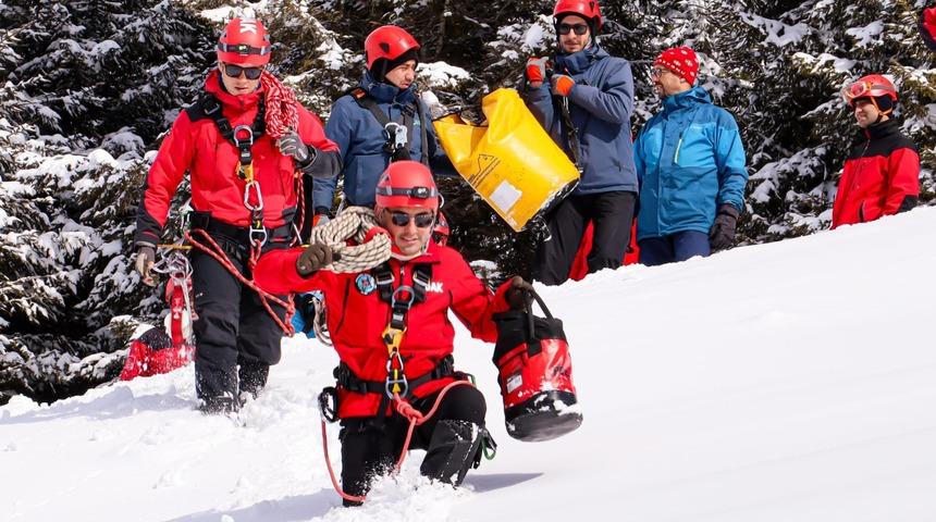 Gerçeğini aratmadı! Kayak merkezinde hareketli dakikalar